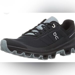 ON Black and Light Gray Trail Shoes, size 8